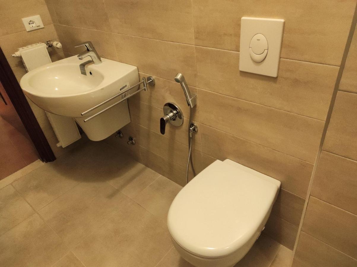 Appartamento Anna Desenzano del Garda Buitenkant foto