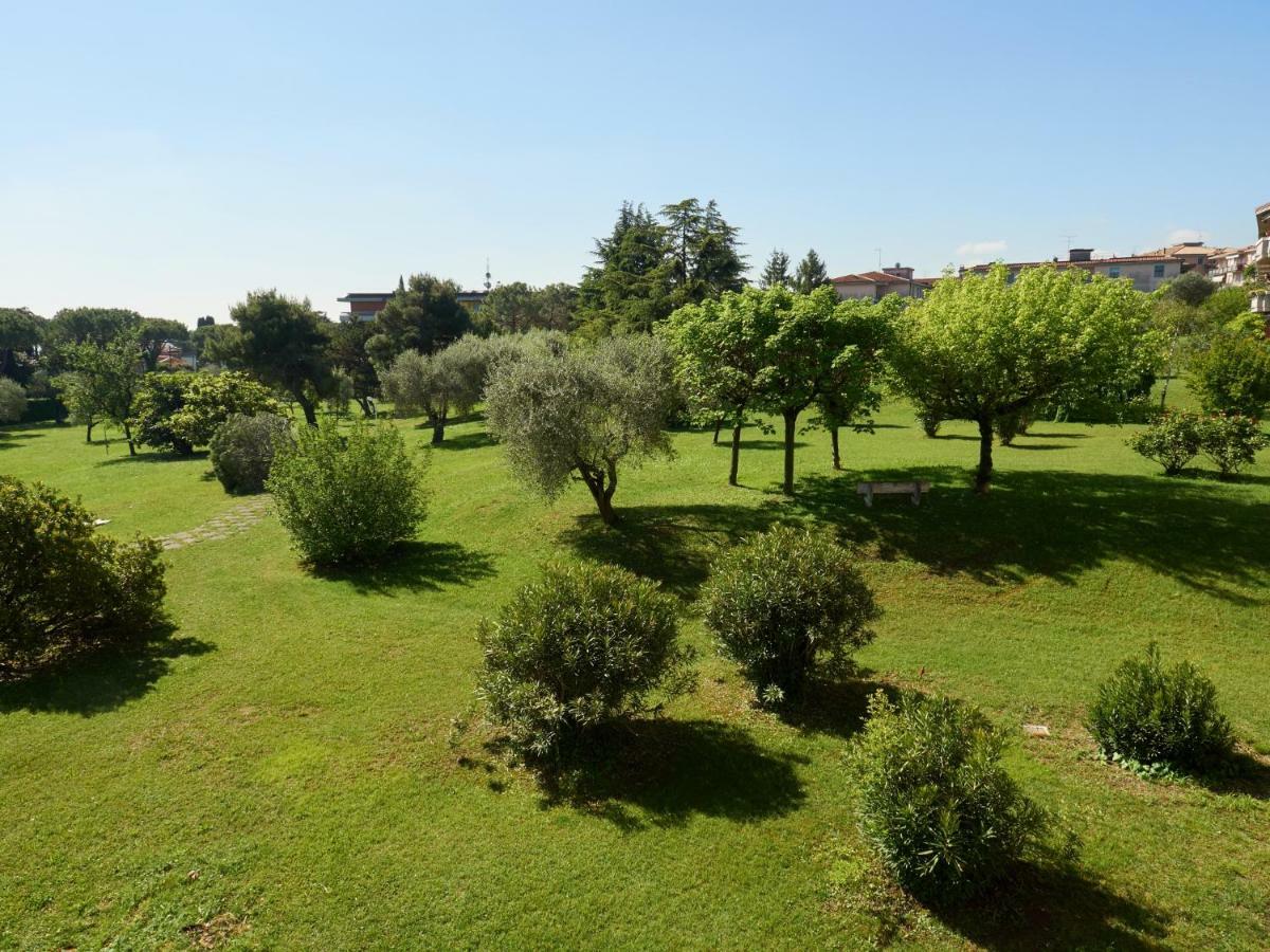 Appartamento Anna Desenzano del Garda Buitenkant foto