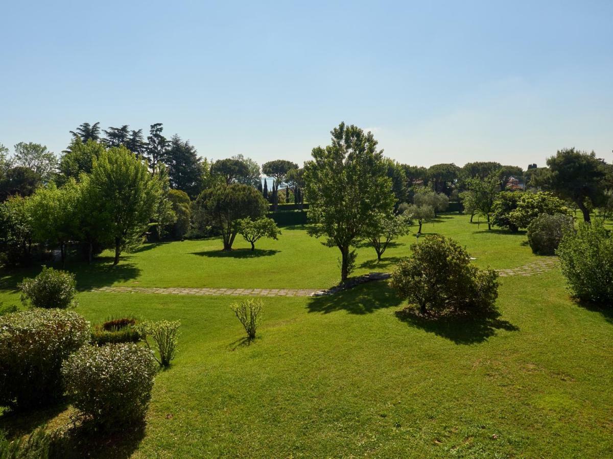 Appartamento Anna Desenzano del Garda Buitenkant foto