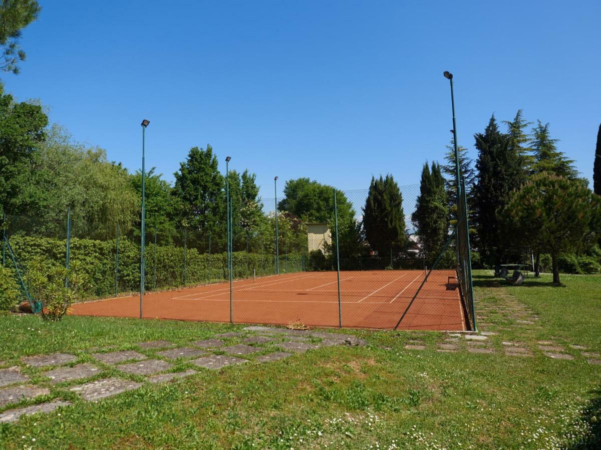 Appartamento Anna Desenzano del Garda Buitenkant foto